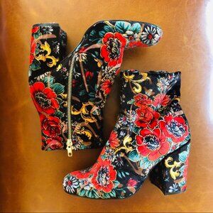 Steve Madden Velvet Ankle Booties Size 7.5